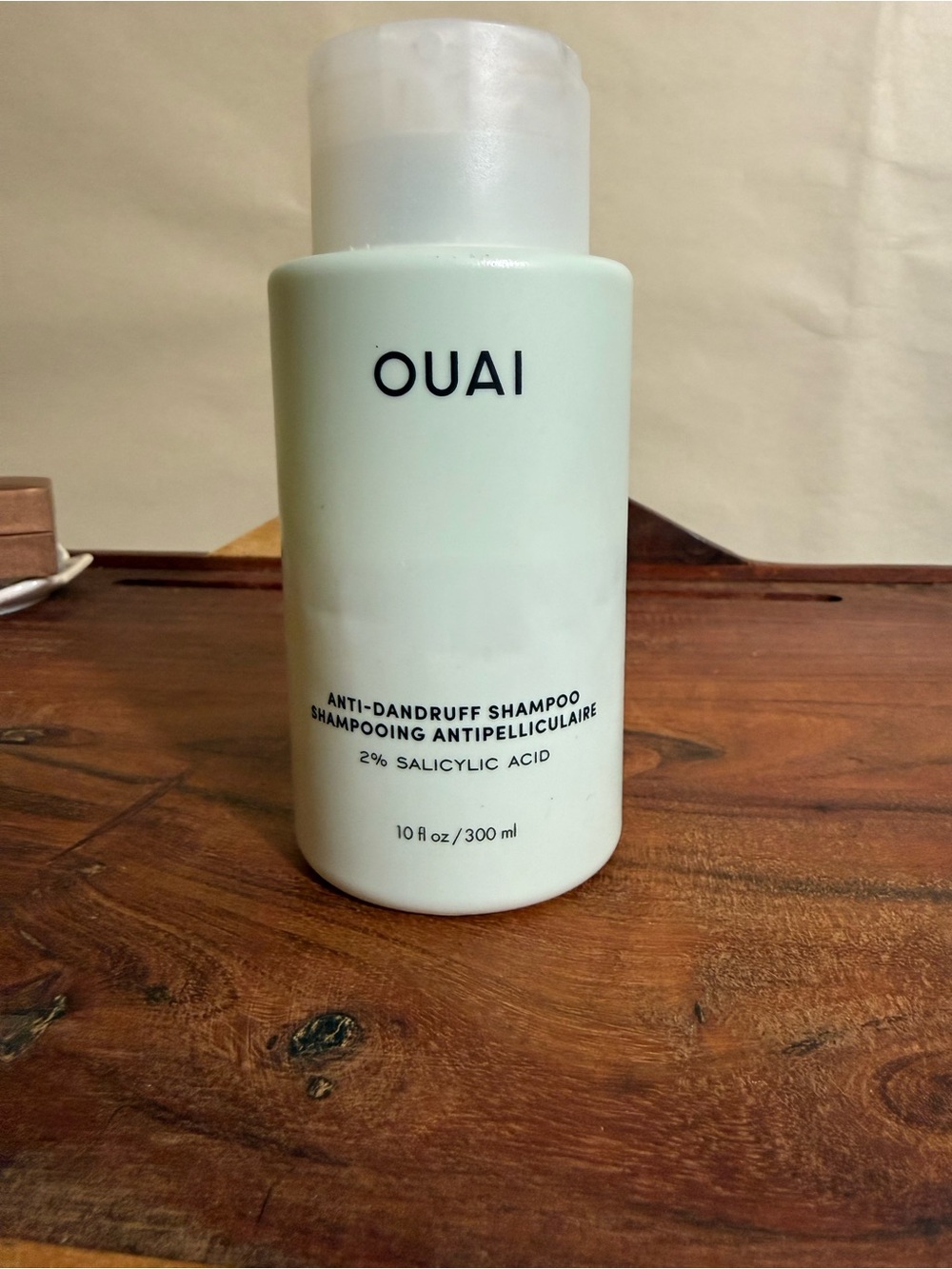 Preowned OUAI Anti-Dandruff Shampoo formula combat flakes soothe itchy scalps